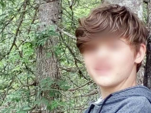 Imputaron en Italia a los padres de un adolescente que murió de cáncer tras rechazar la quimioterapia