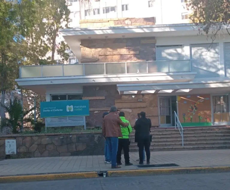Inseguridad en el Centro: un hombre forzó la entrada de un jardín maternal municipal y provocó destrozos