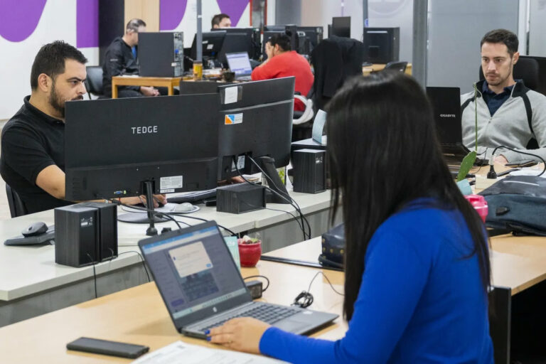 empleados-publicos-trabajadores-estatales-5jpgwebp